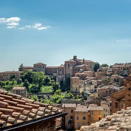 Colours 10 M Away Piazza Del Campo * Siena