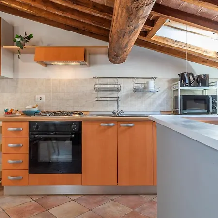 Colours 10 M Away Piazza Del Campo Apartment *