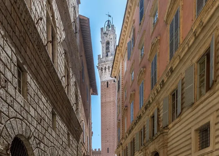 Colours 10 M Away Piazza Del Campo * Siena