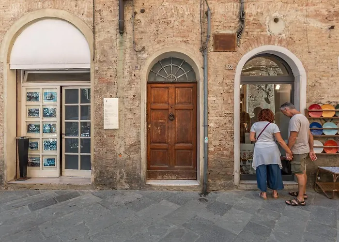 Colours 10 M Away Piazza Del Campo * Siena