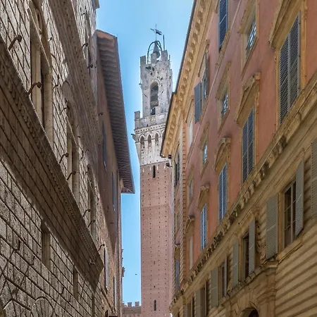 Colours 10 M Away Piazza Del Campo * Sienne
