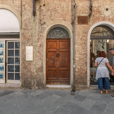 Colours 10 M Away Piazza Del Campo * Sienne